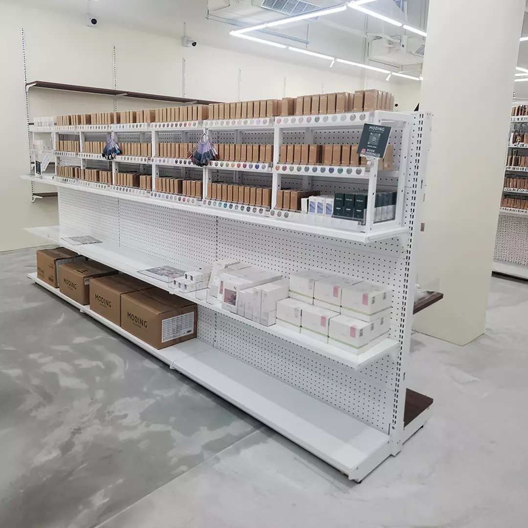 讓美，在空間裡自然發光-美甲材料用品店-7