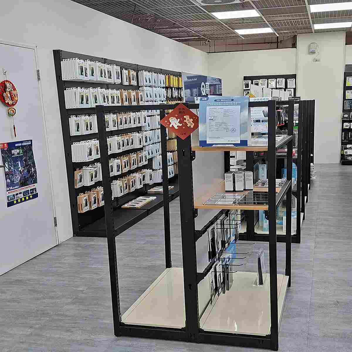 3C用品專賣店-2