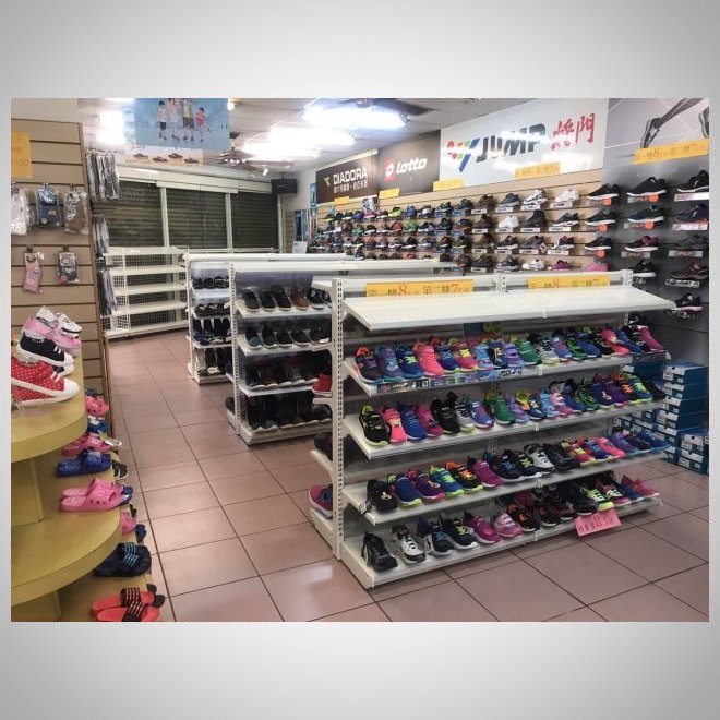 運動鞋店-4